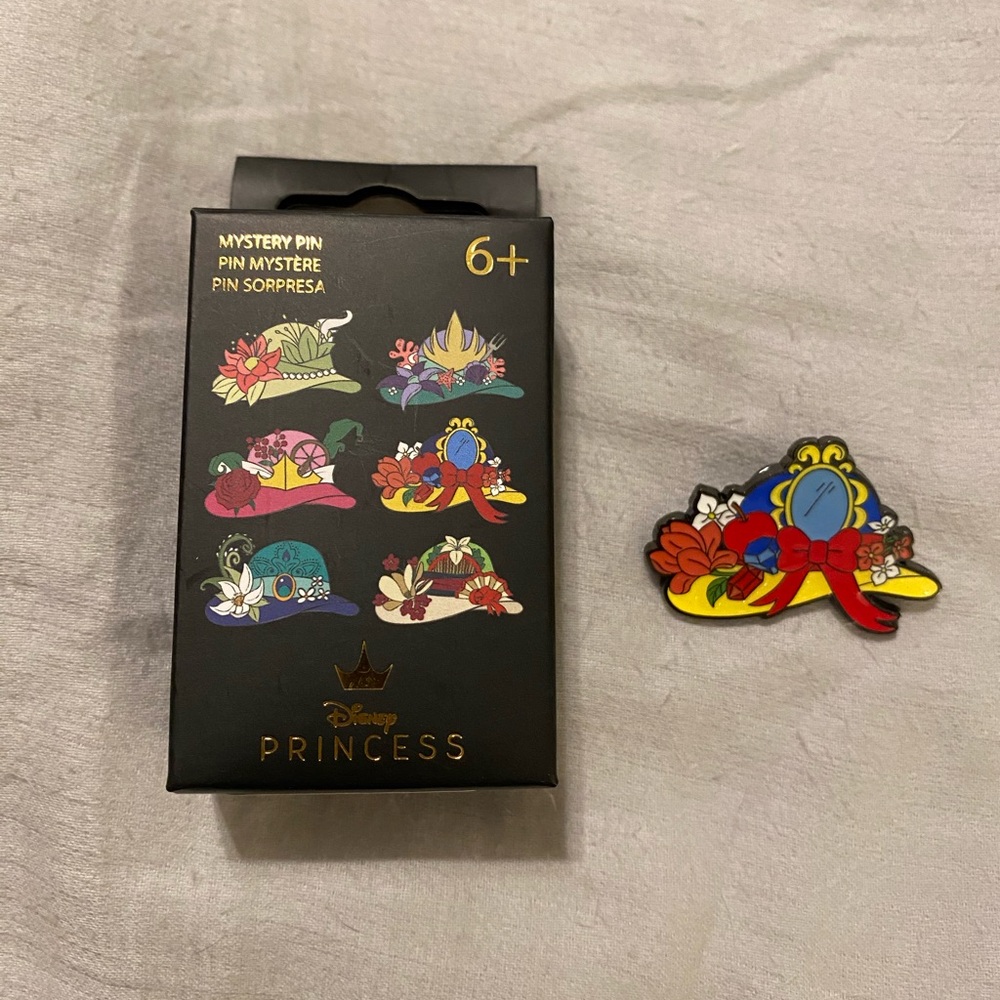 Disney Loungefly- Disney Princess mystery pin hats Snow White